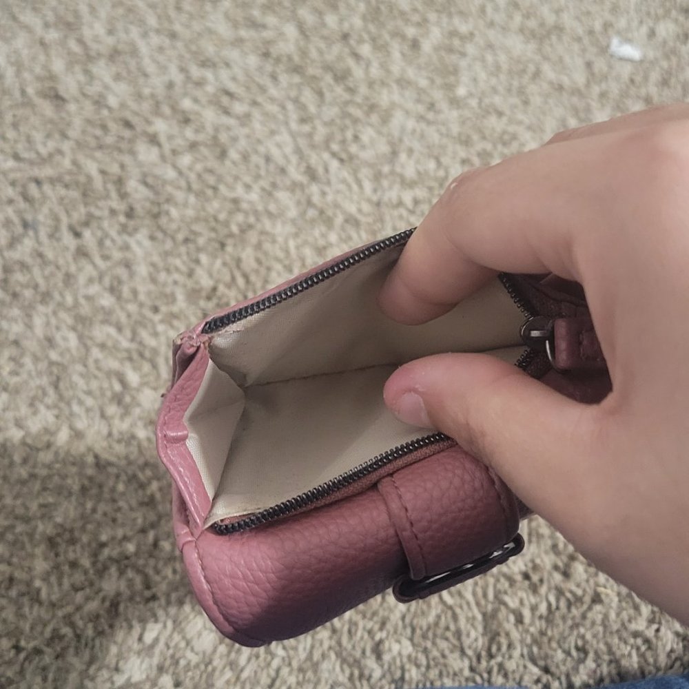 Wallet - Picture 3 of 4